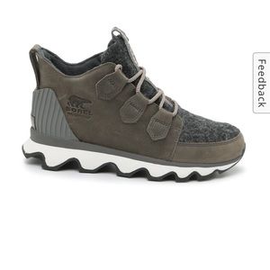 Sorel kinetic caribou snow boots